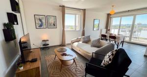 Private Parking - Balcony - Comfort & Light