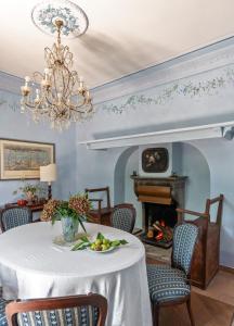 Pink Villa - by MyHomeInComo