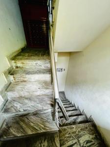 1 Bhk Flat near Shalimar Bagh Metro Station