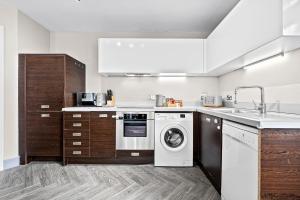 Central Birmingham Apartment 2BR Near Cube & Mailbox