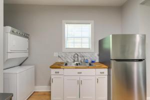 9 Mi to Dtwn ATL Pet-Friendly Apt with Yard