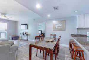 Sterling Breeze 1207 by Emerald Coast Retreats