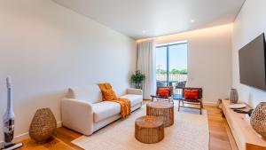 Luxury Flats with Pool in Quarteira by LovelyStay