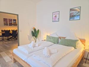 Wuppertal Zentral - Nähe DUS & Essen & Köln - 3 Bedrooms - 240 cm Esstisch, Kinder willkommen