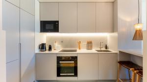 Luxury Flats with Pool in Quarteira by LovelyStay