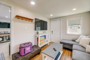 Fenced Yard, Walkable Location Cozy Beaufort Home