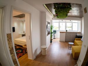 Eroii Revoluției 84