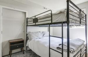 Elkridge Cabin With ac, Teslacharger, And Dog Enclosure