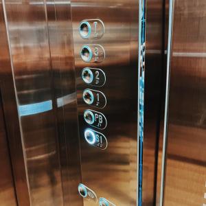 Apartamento Minimalista en el Centro de Loja