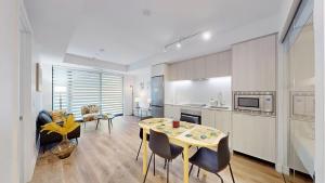 Cozy 2 Bdrm 2 Bath Entire Suite - Centre Hamilton