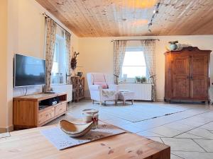 EulenHorst - Ferienhaus in Seeboden am Millstätter See mit Sonnenterasse & Bergblick