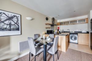 Elegant Apartment in Northampton Town Centre by Yoko Property