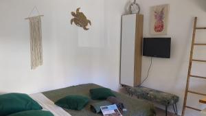 STUDIO avec PARKING TOUT A PIED et CALME