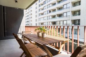 Chic 1BR Oasis for 3 in Bustling Las Condes