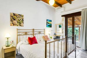 Villa Avra by Villa Plus