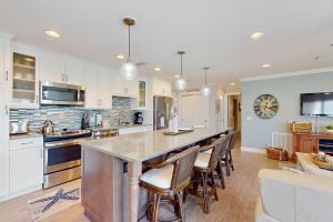 Waters Edge 105 South