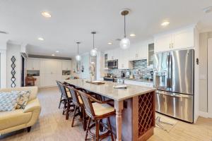 Waters Edge 105 South