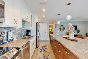 Waters Edge 105 South