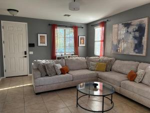 Cozy Inviting 3 Bedroom Home in Phoenix Arizona Dog Friendly!