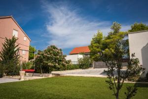 Guest house "The View" - with a pool