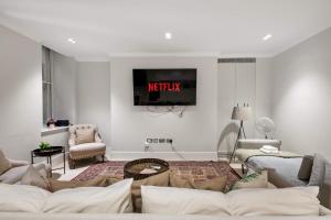 SG, Chic Covent Garden Apartment