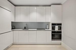 SG, Chic Covent Garden Apartment
