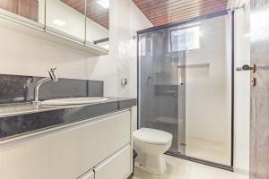 Apto com Localização Privilegiada na Avenida Principal de Bombas