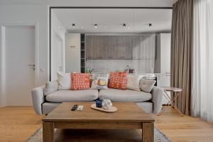 Summer Vibes Nusco City Modern Apartment, Parking, Fast WiFi, Balcony