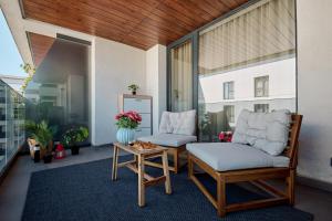 Summer Vibes Nusco City Modern Apartment, Parking, Fast WiFi, Balcony