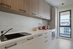 Summer Vibes Nusco City Modern Apartment, Parking, Fast WiFi, Balcony