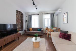 Bright Loft with 3 bedrooms and terrace in Galata