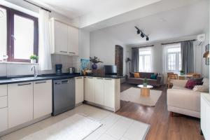 Bright Loft with 3 bedrooms and terrace in Galata