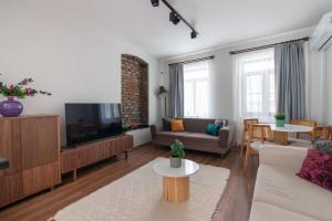 Bright Loft with 3 bedrooms and terrace in Galata