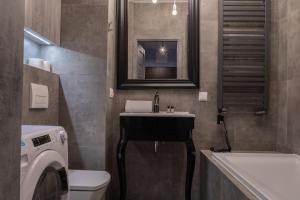 Stylish Apartment with Balcony and Garage Mokotów