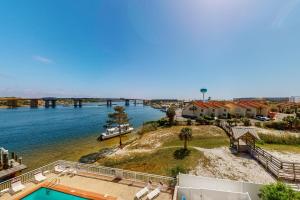 Palm Court Yacht Club #410