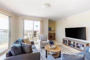 Palm Court Yacht Club #410