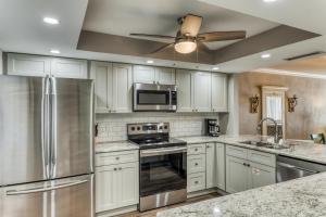 Shoreline Towers 3075