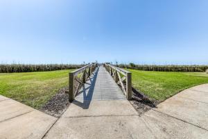 Shoreline Towers 2092