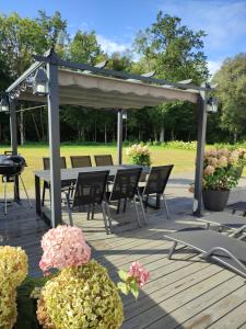 Villa near the lake sauna boat big garden