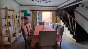 RESIDENCIA HASTA 8 PERSONAS con DESAYUNO o MERIENDA INCLUIDO