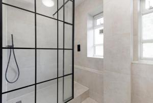 Modern 2 bedroom Flat in Fulham