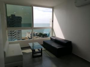 Enjoy your vacation in this beautiful 9th floor Suit