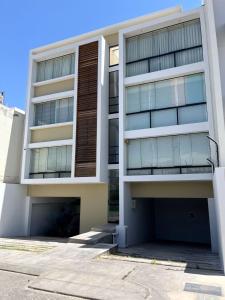 Apartment in private development with gym included