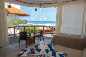 Paloma Beachfront Room with Pool, Troncones
