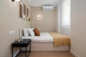 Central & Stylish 2BR Flat Near Cismigiu Gardens