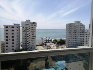 Enjoy your vacation in this beautiful 9th floor Suit