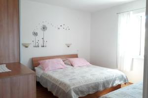 Apartments by the sea Kustici, Pag - 9360