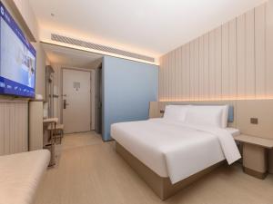 Hanting Huangshan Scenic Area South Gate Xiaoyaoxi Transfer Center