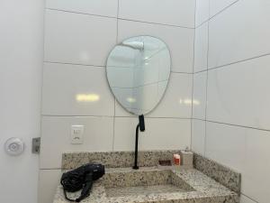 Casa 04 - Casa com 2 quartos, sendo uma suíte localizada próximo a rodoviária e o aeroporto