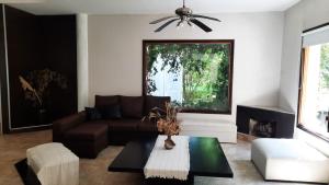 Casa quinta con jardín y pileta